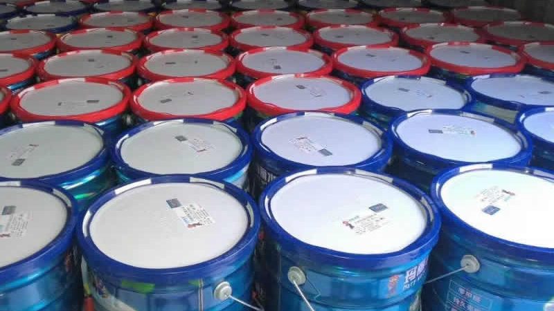 油性防水涂料能否刷在旧防水层上？揭秘施工要点